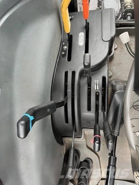 New Holland 5635 Tractors