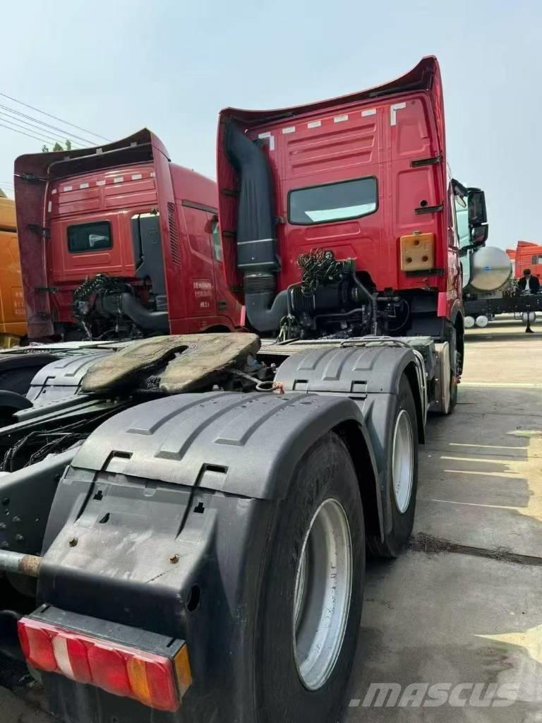 Sinotruk T7H Tractor Units