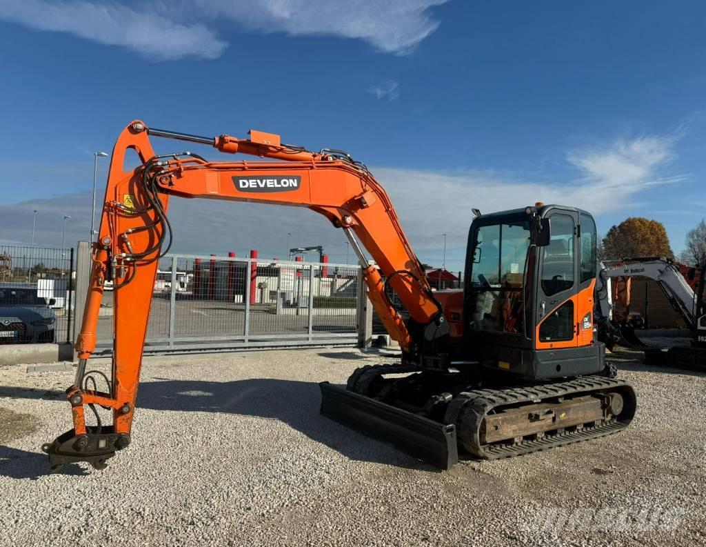 Doosan DX 85 R-3 Midi excavators  7t - 12t