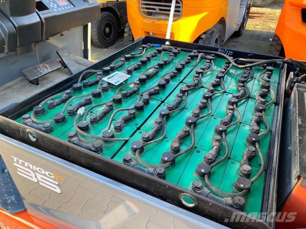 Toyota 8FBMT35 Electric forklift trucks