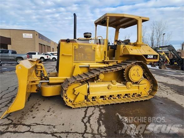 CAT D6M XL Crawler dozers
