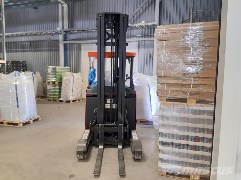 BT RRE200E Reach trucks