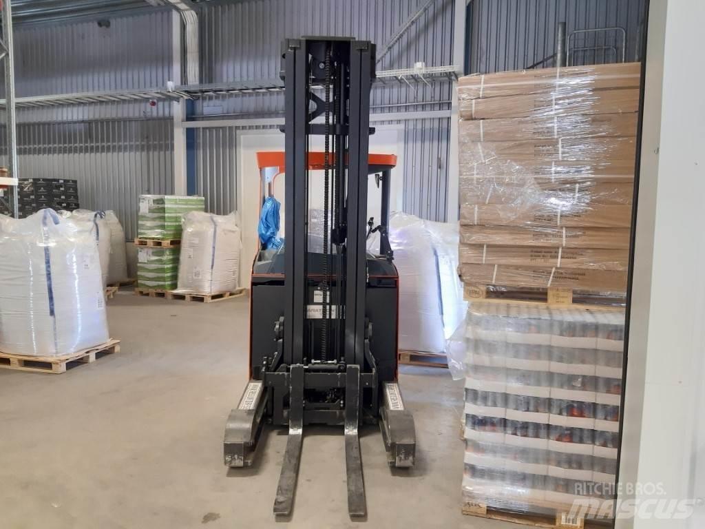 BT RRE200E Reach trucks