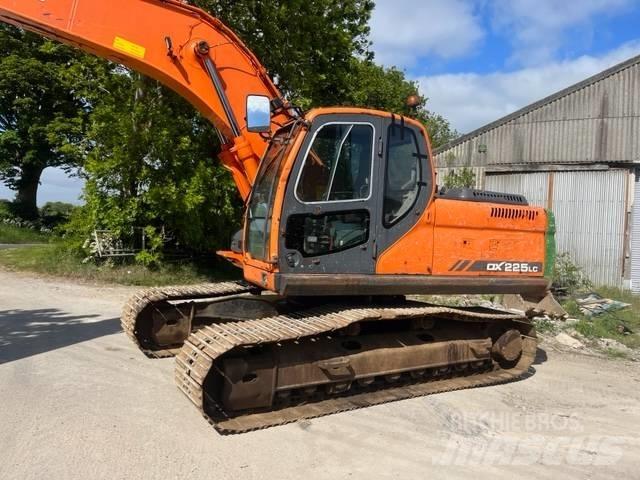 Doosan DX 225 LC Crawler excavators
