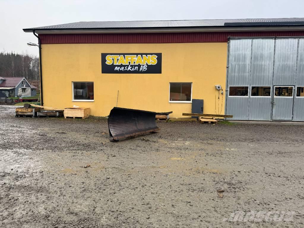 XYZ Diagonalblad Plows