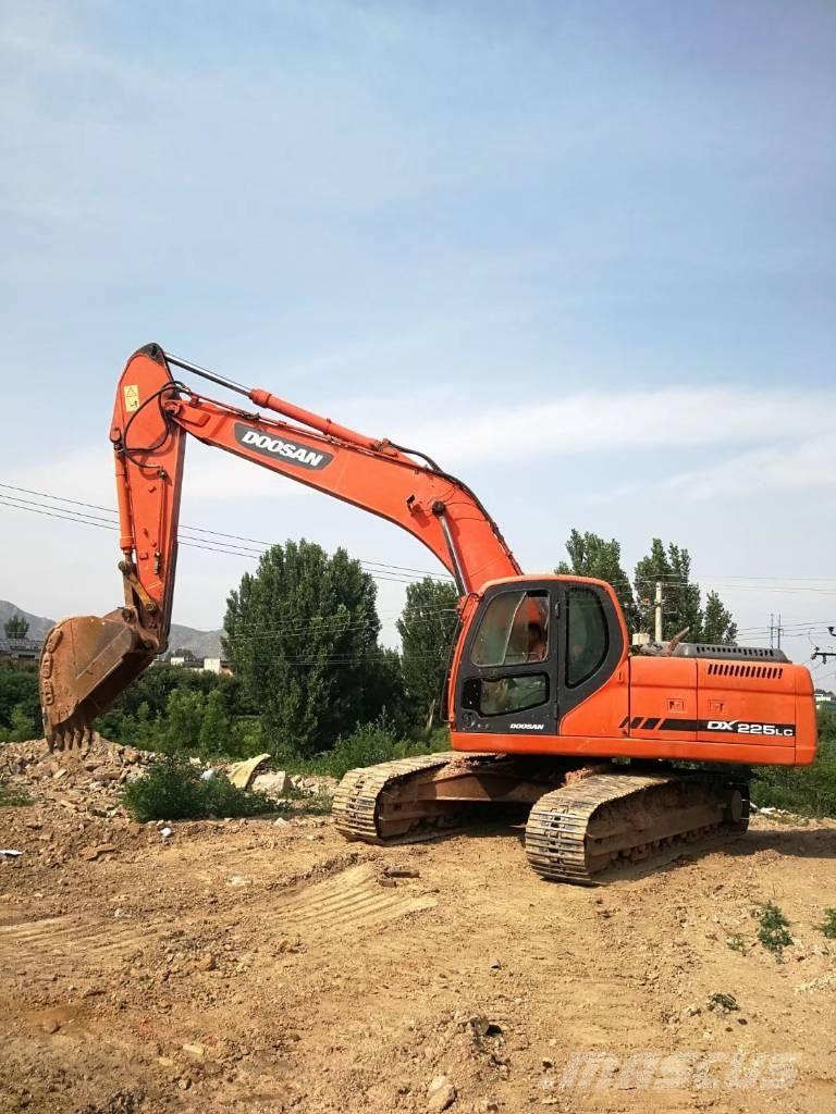 Doosan dx225 Crawler excavators