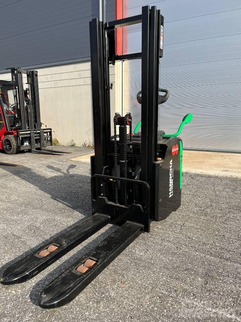 Hangcha CDD16-AC2S Self propelled stackers