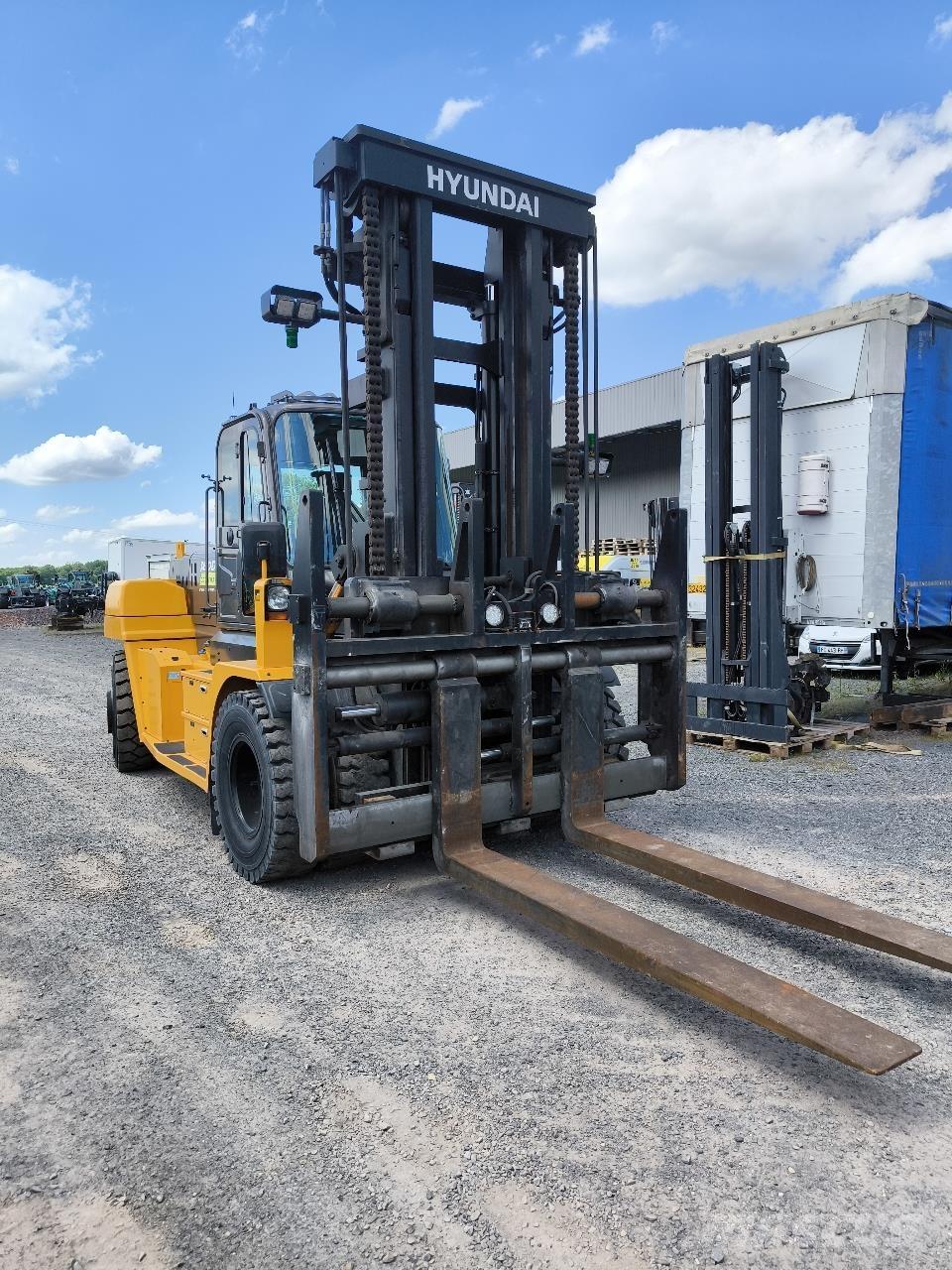 Hyundai 160D-9L Truck mounted forklifts