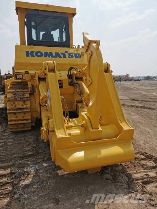 Komatsu D 375 A Crawler dozers