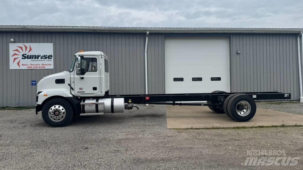  2025 Mack MD 6 Chassis Cab trucks