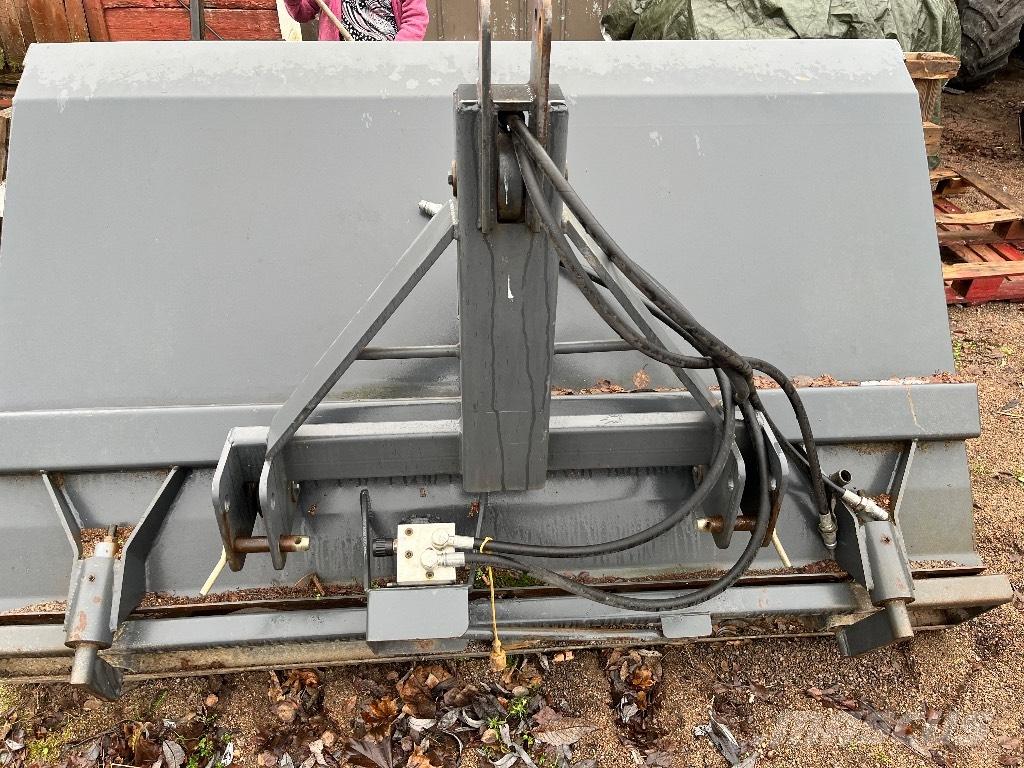 ATI 20 Snow blades and plows