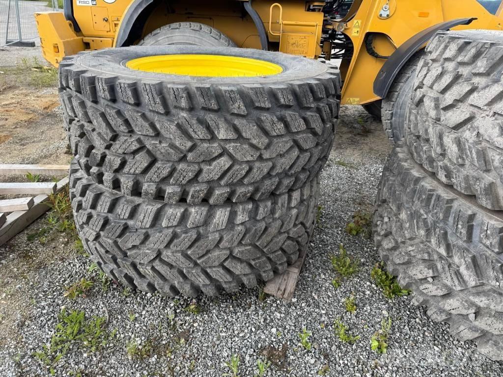John Deere 6195 R Tractors