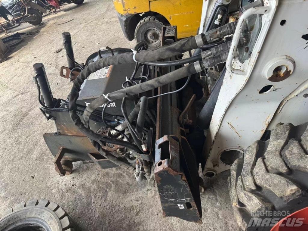 Bobcat S 750 Skid steer loaders