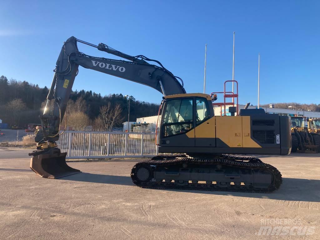 Volvo EC 220 E Crawler excavators