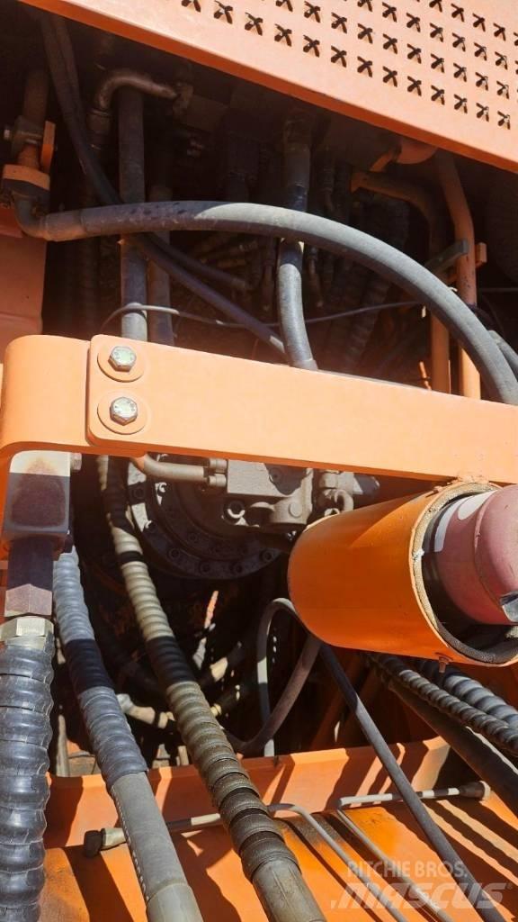 Doosan DX 300 LC Crawler excavators