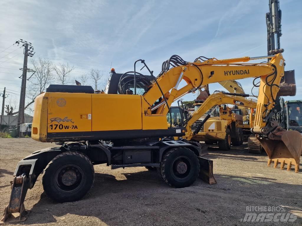 Hyundai R 170 W Wheeled excavators