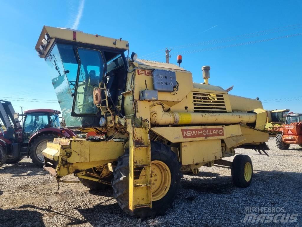 New Holland 8080 Combine harvesters