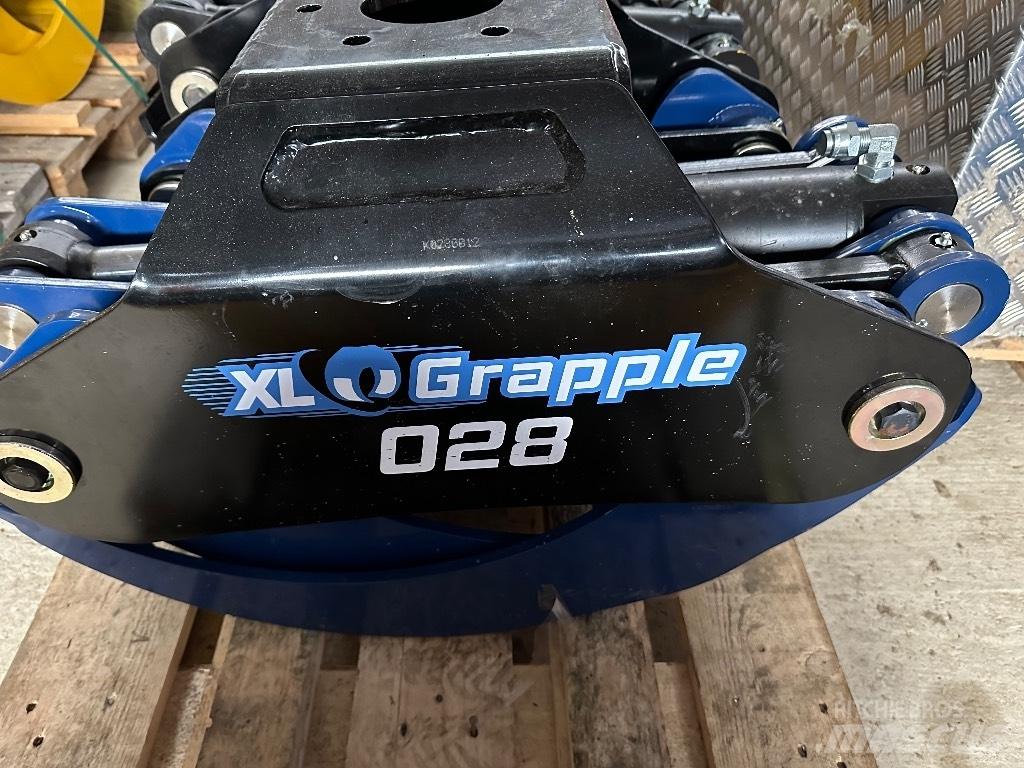  XL Grapple 028 Grapples