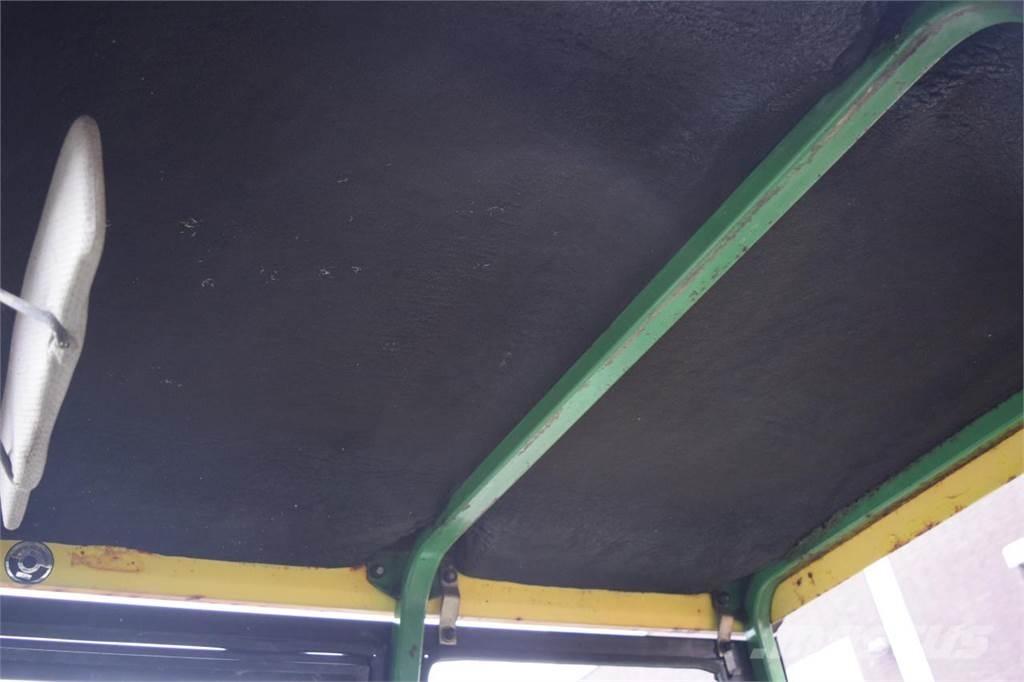 John Deere 1640 Tractors