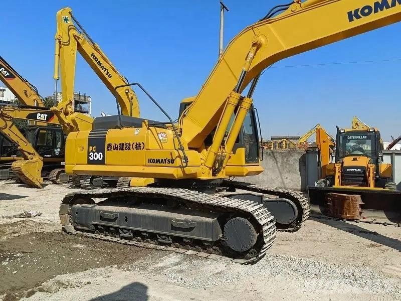 Komatsu PC 300 Crawler excavators