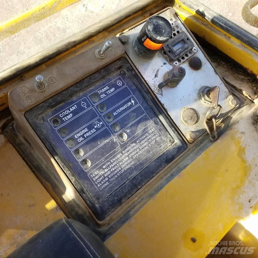 CAT 963 Crawler loaders