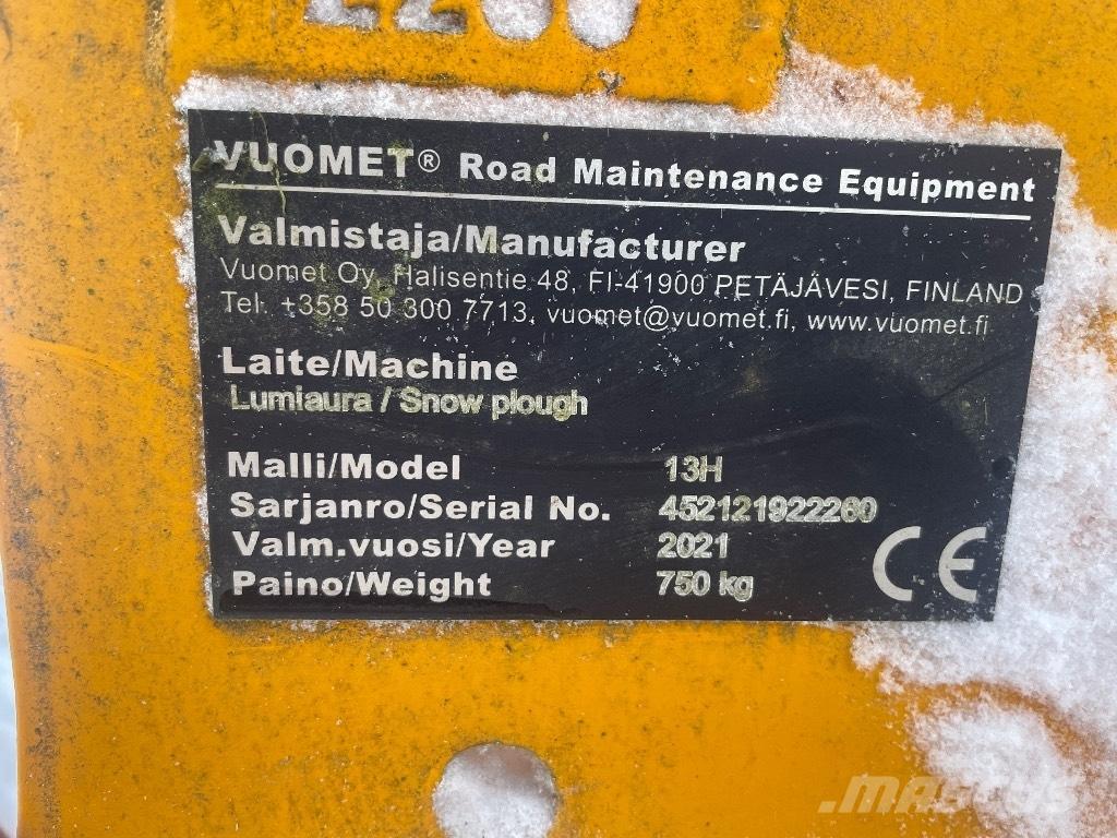  Vuomet 13 H Lumiaura Snow blades and plows