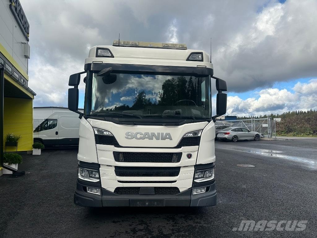 Scania P 370 6x2*4 Hook lift trucks