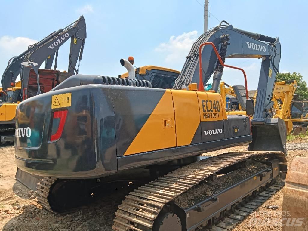 Volvo EC 240 Crawler excavators