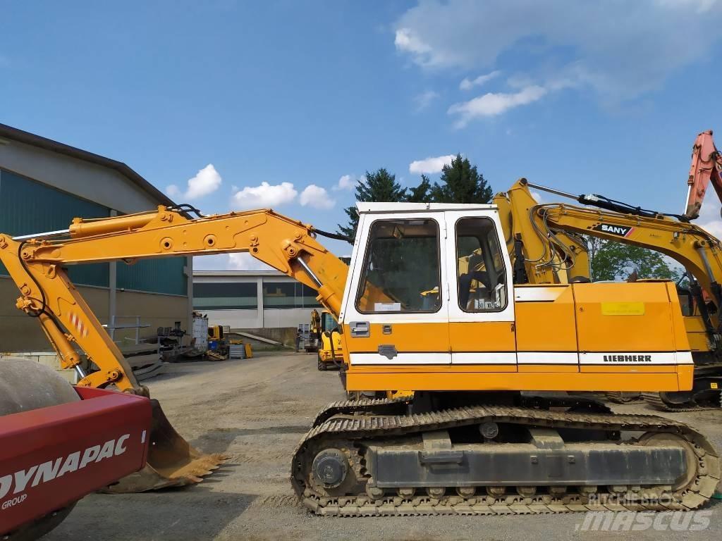 Liebherr 902 Crawler excavators