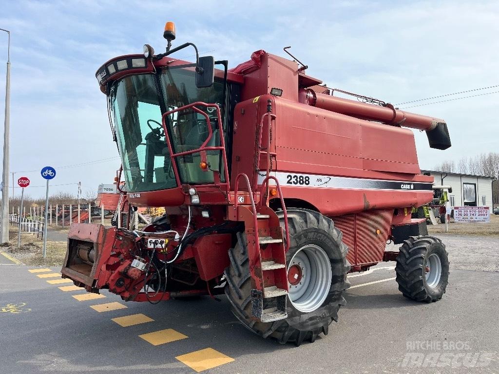 Case IH 2388 Combine harvesters