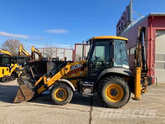 JCB 3 CX Backhoe loaders