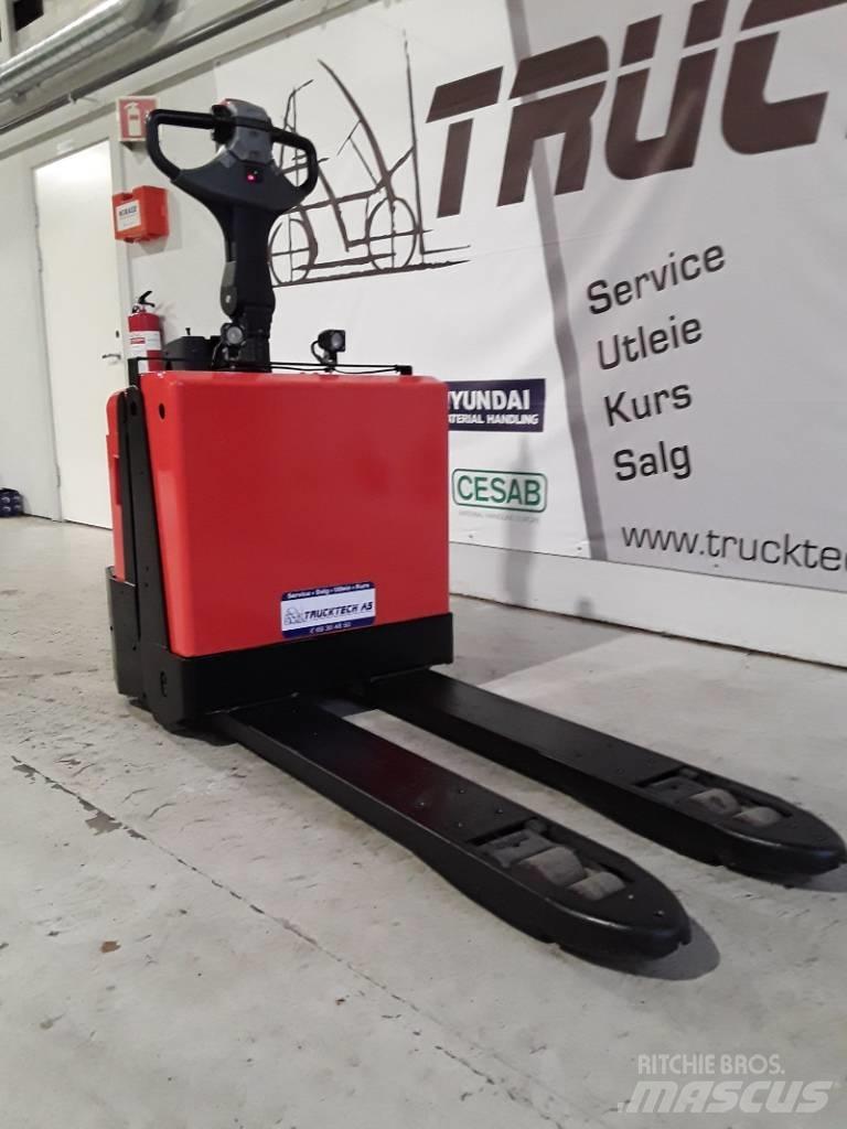 BT LPE 200 Low lifter with platform