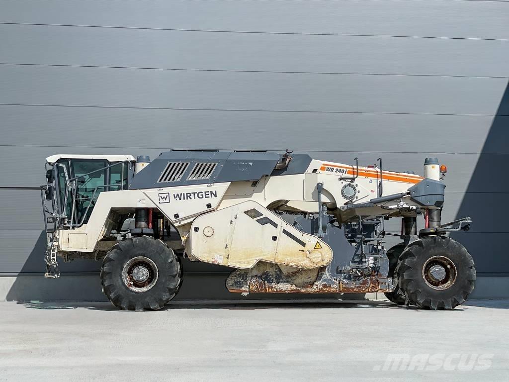 Wirtgen WR 240i Asphalt recyclers