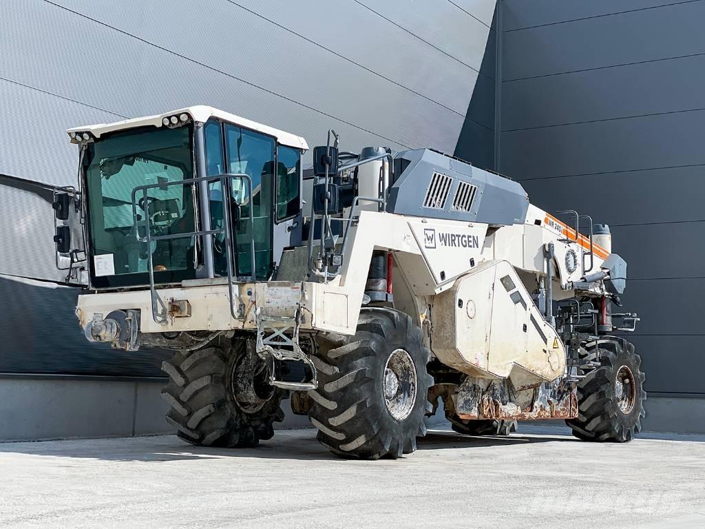 Wirtgen WR 240i Asphalt recyclers