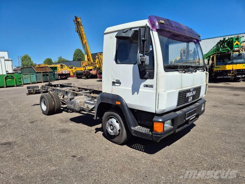 MAN LE 2000 Chassis Cab trucks