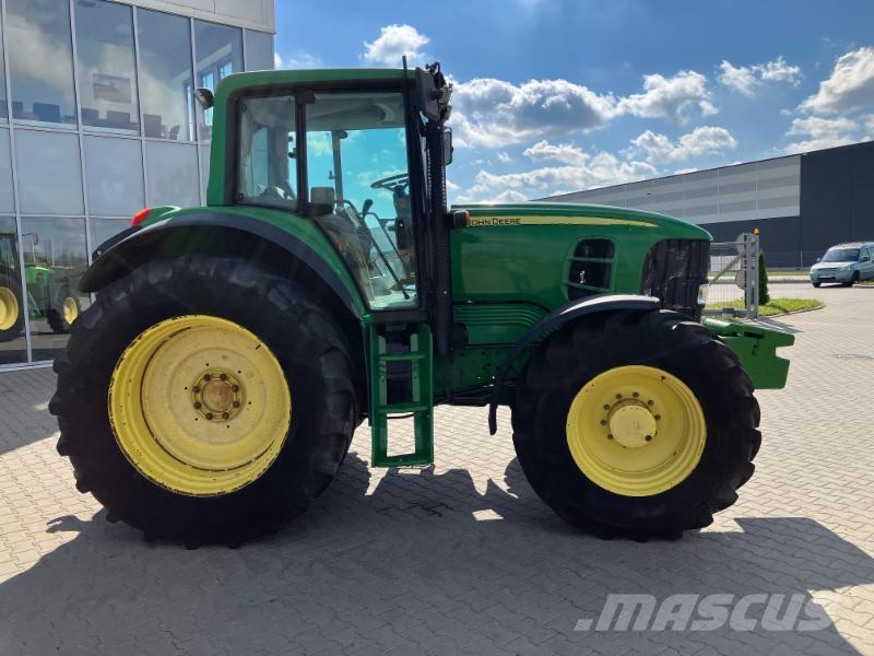 John Deere 8530 Tractors