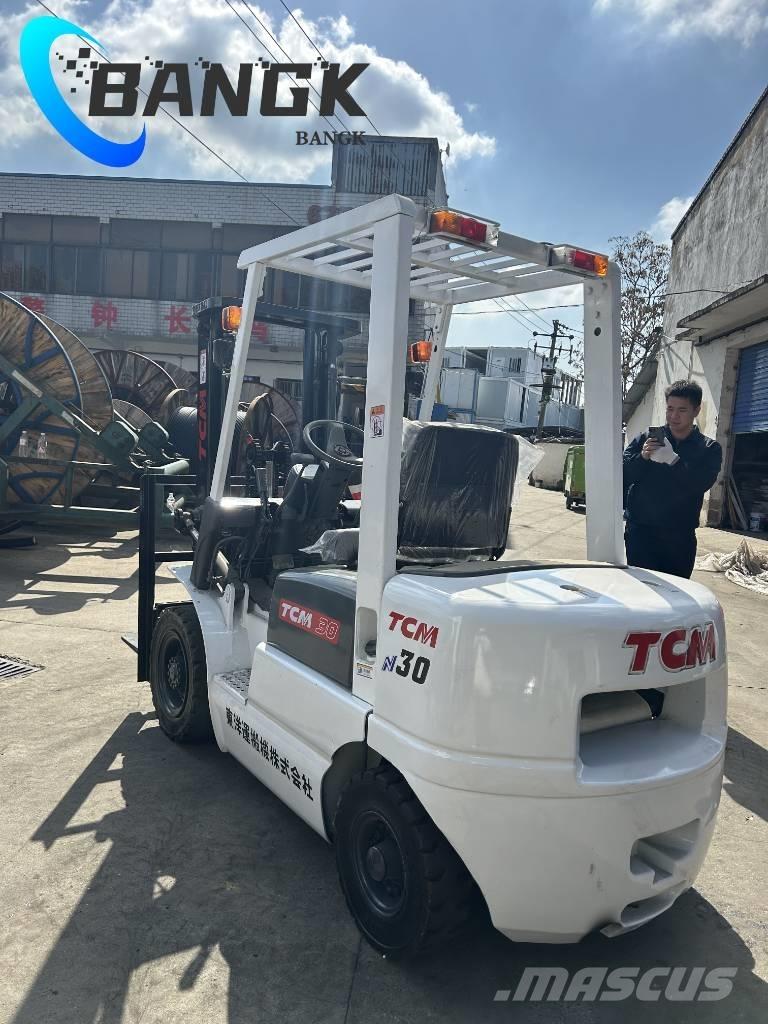 TCM FD30T3C Diesel trucks