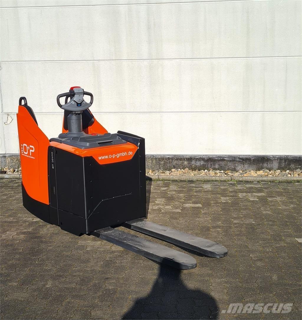 Toyota LPE 250 Pedestrian stacker