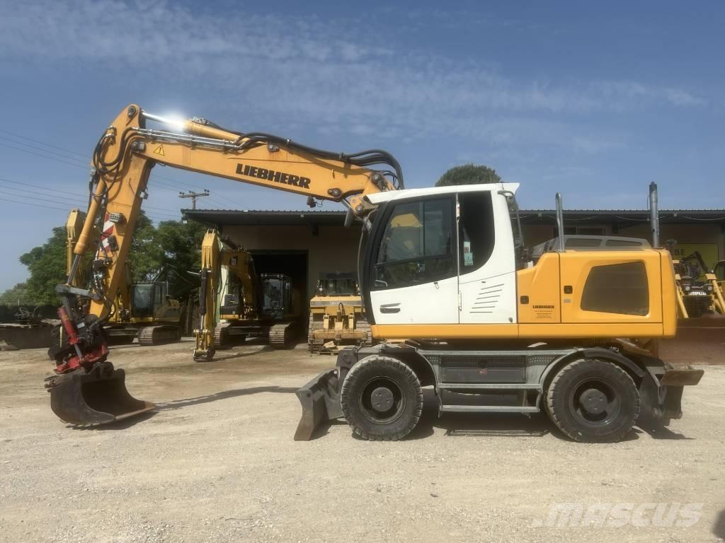 Liebherr 918 Wheeled excavators