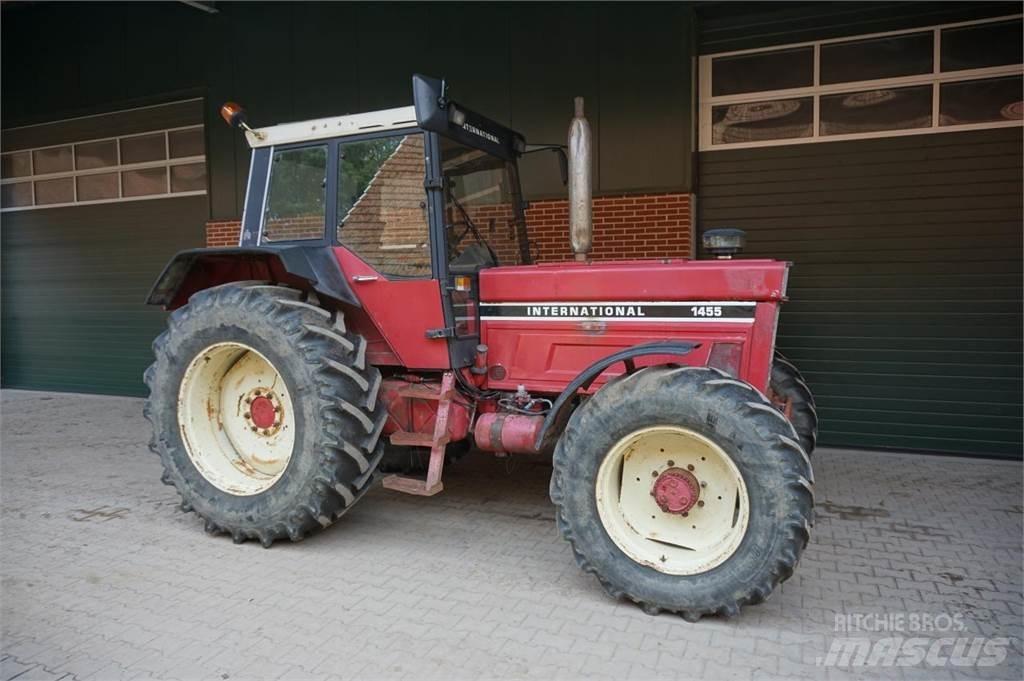 Case IH IHC 1455 Tractors
