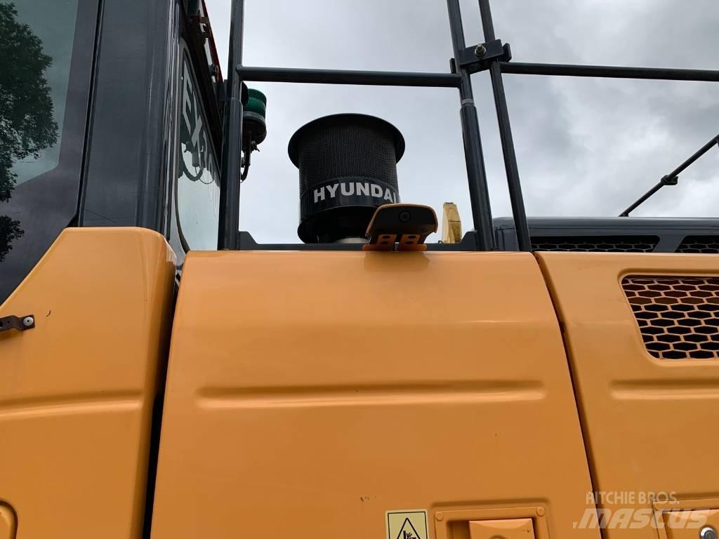 Hyundai HX 300 L Crawler excavators