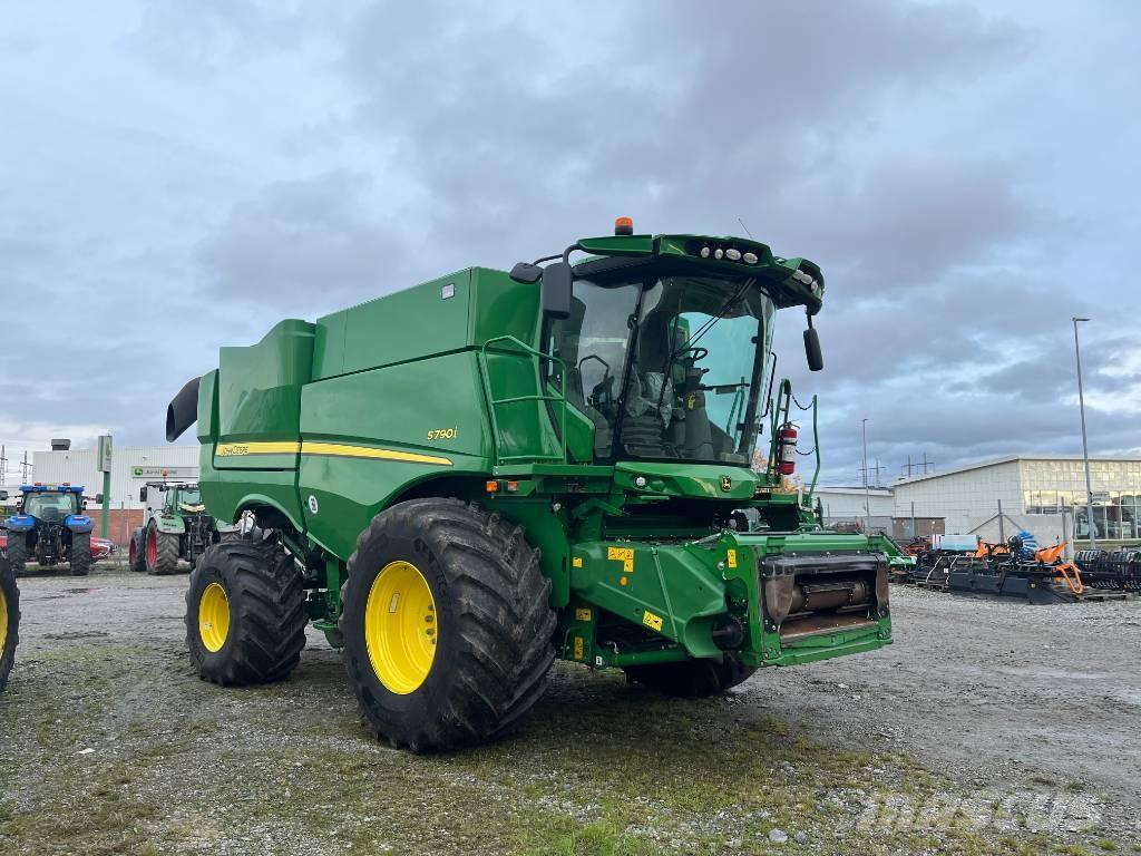 John Deere S 790i Combine harvesters