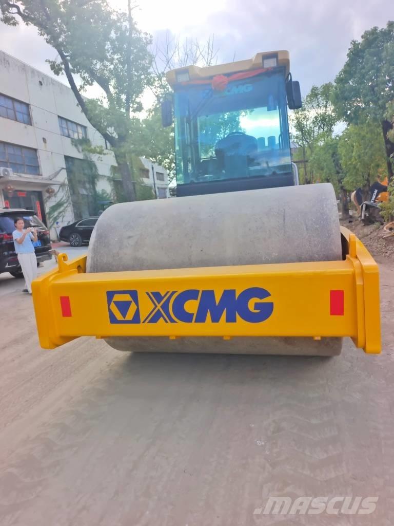 XCMG XS 223 J Single drum rollers