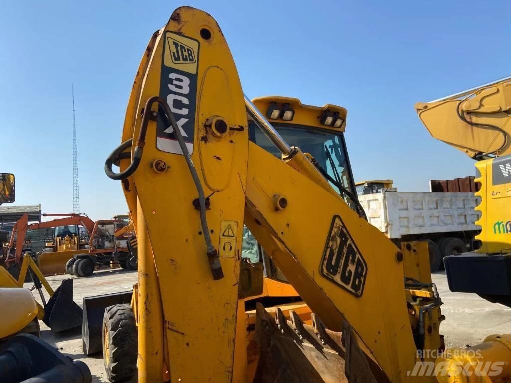 JCB 3 CX Backhoe loaders
