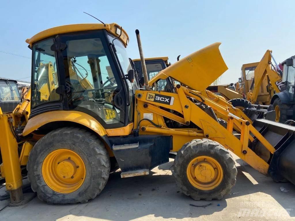 JCB 3 CX Backhoe loaders