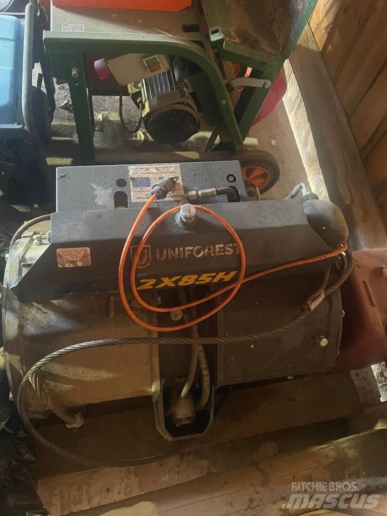 UNIFOREST 2x85 Winches