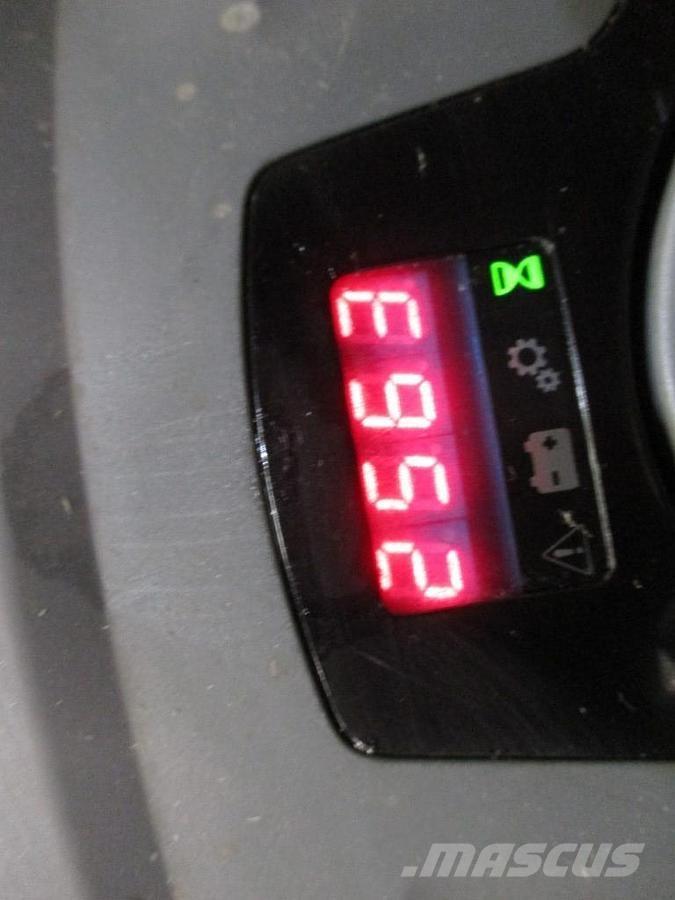 Toyota SPE120 Low lifter with platform