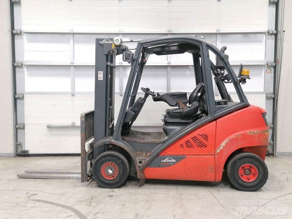 Linde H25D-02 Diesel trucks