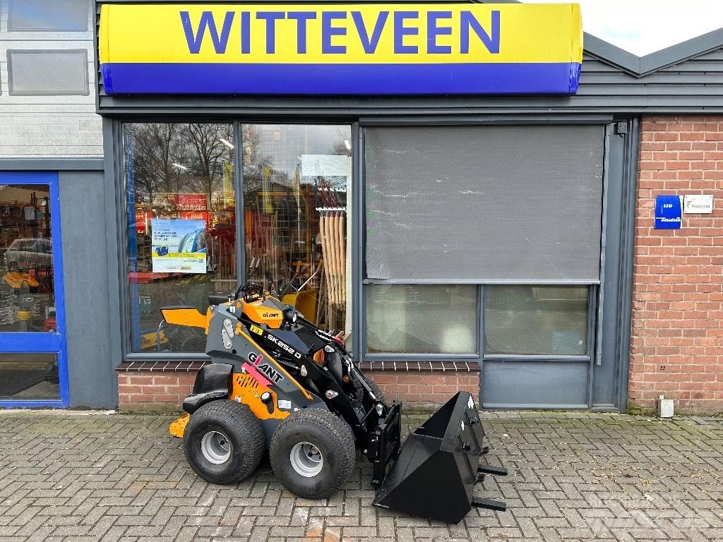 GiANT SK252D Multi purpose loaders