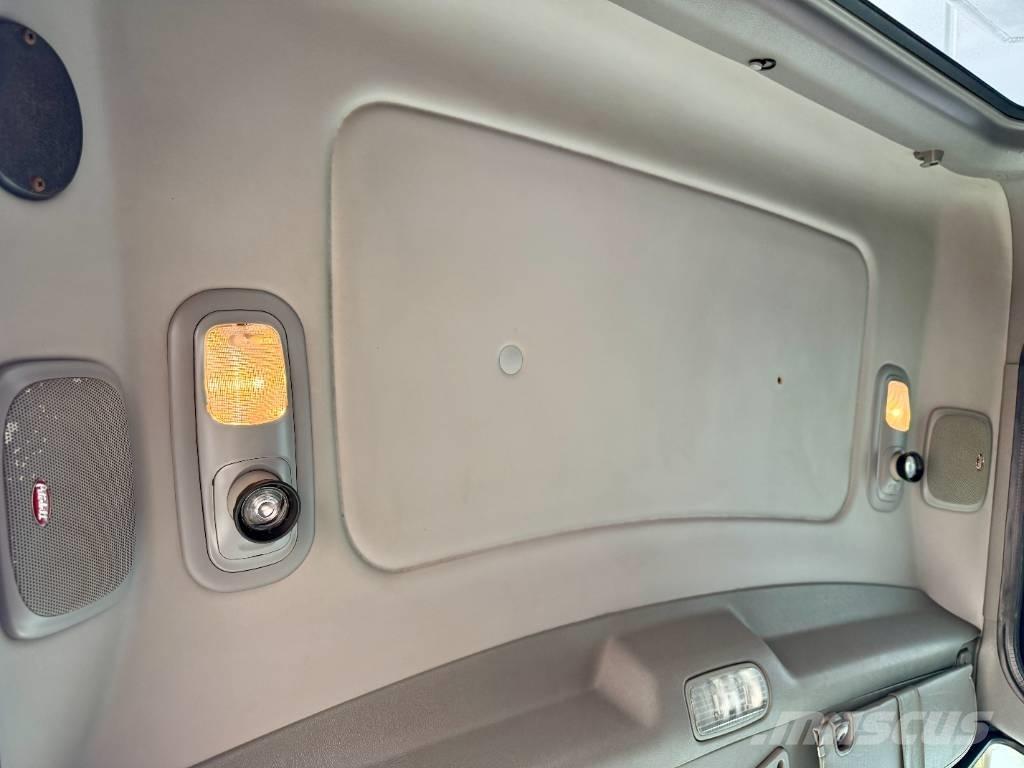 Peterbilt 357 Tractor Units